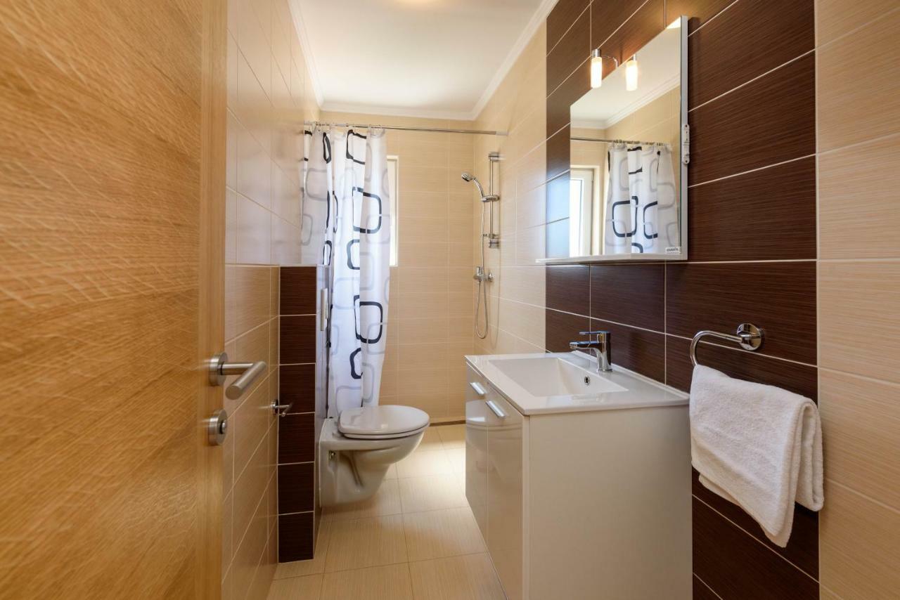 Apartmani Beran Seget Vranjica Buitenkant foto
