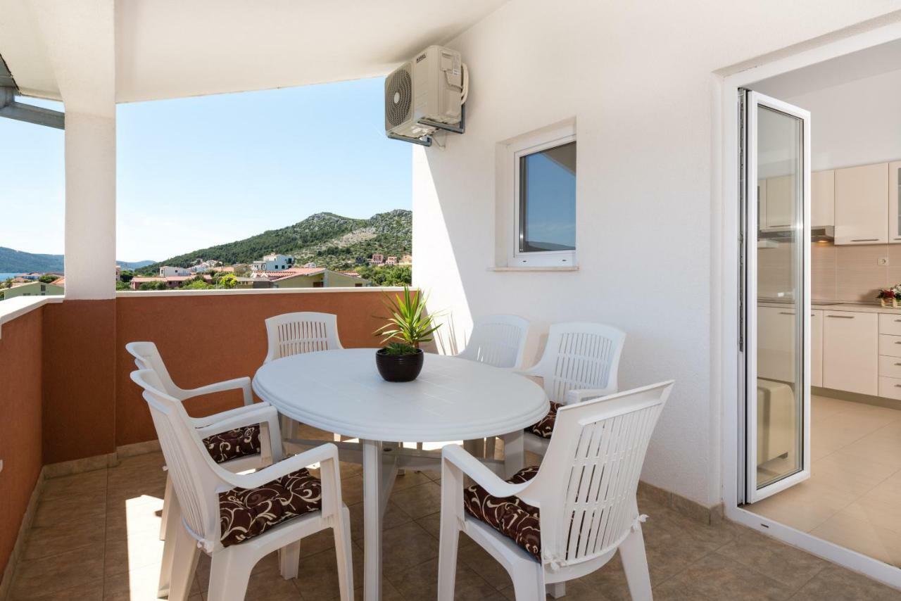 Apartmani Beran Seget Vranjica Buitenkant foto