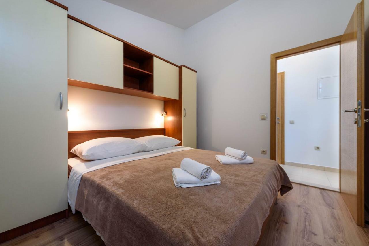 Apartmani Beran Seget Vranjica Buitenkant foto